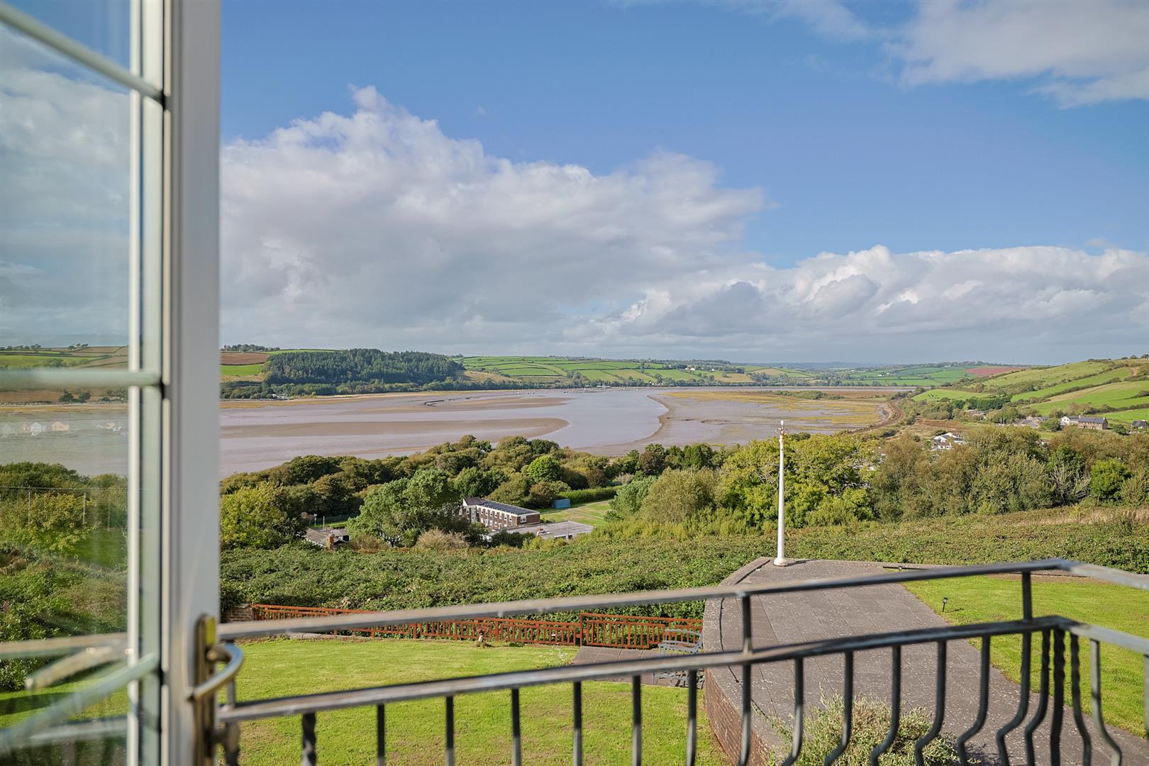 Aberfa, Ferryside, Carmarthenshire, SA17 5RS